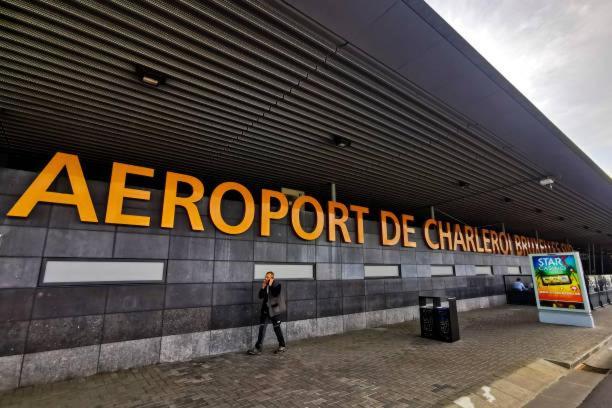 Ferienwohnung Station 64 A3 Bruxelles-Charleroi-Airport Exterior foto